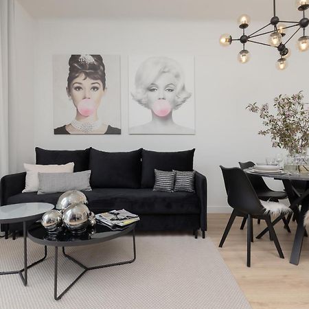 Fashionable City Center Apartment By Noclegi Renters Варшава Экстерьер фото