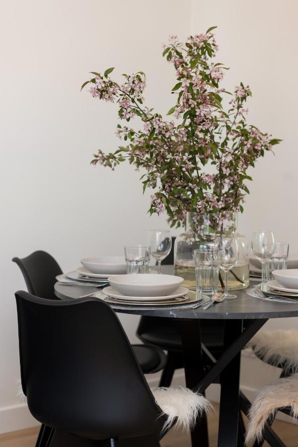Fashionable City Center Apartment By Noclegi Renters Варшава Экстерьер фото