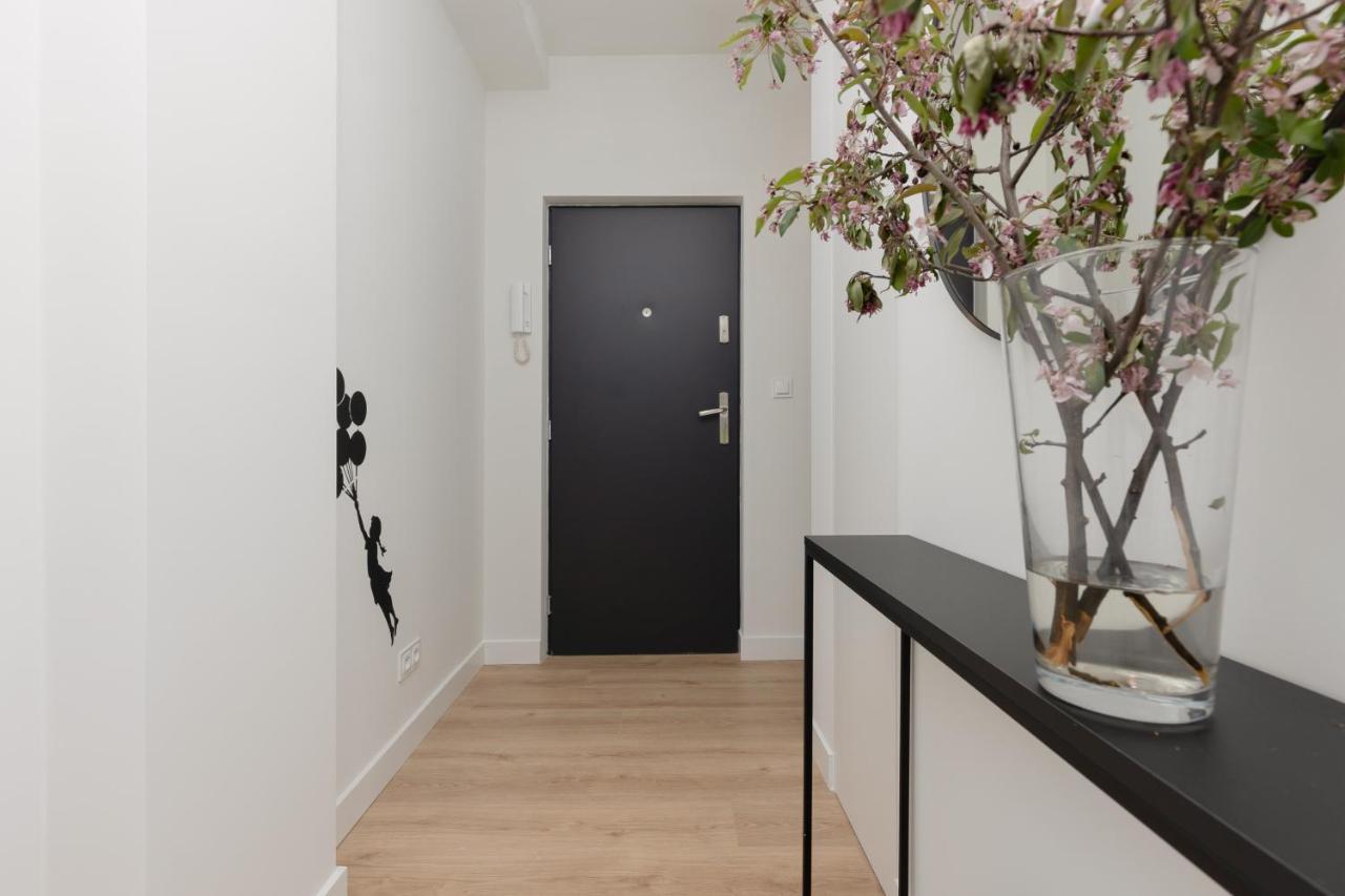 Fashionable City Center Apartment By Noclegi Renters Варшава Экстерьер фото